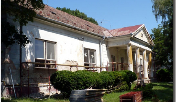 Budova Základnej školy - rekonštrukcia leto 2008