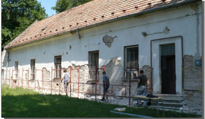 Budova Základnej školy - rekonštrukcia leto 2008