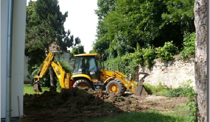Budova Základnej školy - rekonštrukcia leto 2008
