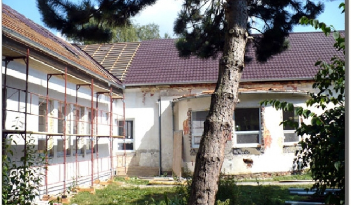 Budova Základnej školy - rekonštrukcia leto 2008