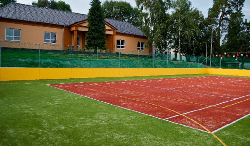 Otvorenie viacúčelového ihriska Otvorenie multifunkčného ihriska v obci Podhorany Dňa 1.októbra 2009 sa uskutočnilo slávnostné otvorenie multifunkčného ihriska za účasti predsedu vlády Slovenskej republiky Róberta Fica. Pozvanie prijali aj : podpredseda vlády SRa minister vnútra Róbert K