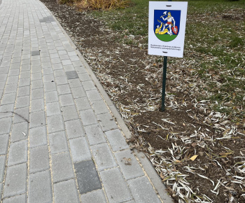 Zrealizované projekty / Vybudovanie plôch okolo Kultúrneho domu Podhorany - Mechenice, oprava rozhlasovej ústredne - 2024 - foto